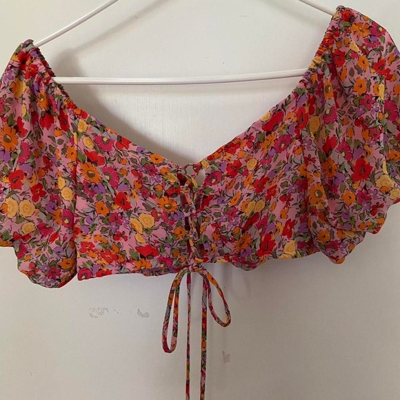 Gorgeous Wild Fable Floral Crop Top w/ a lace-up back Size Large - Picture 7 of 7